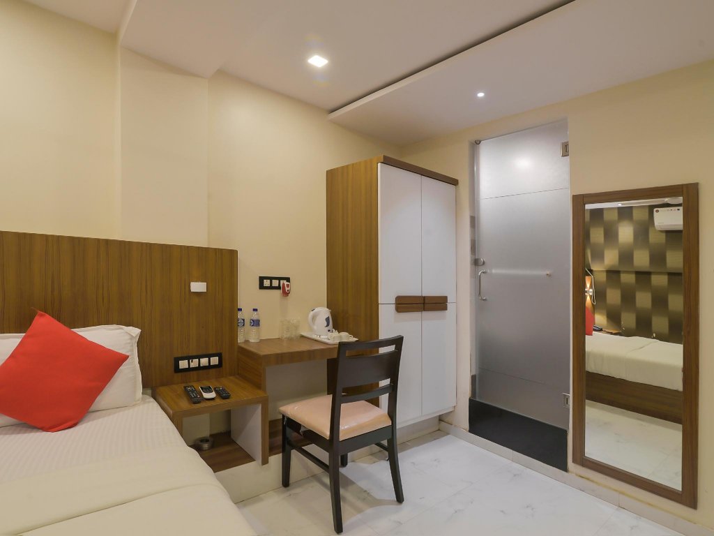 Фото Hotel Qubestay Airport