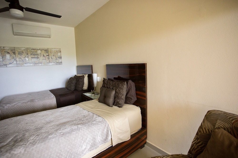 Фото Luxury 2 Bedroom Apartments