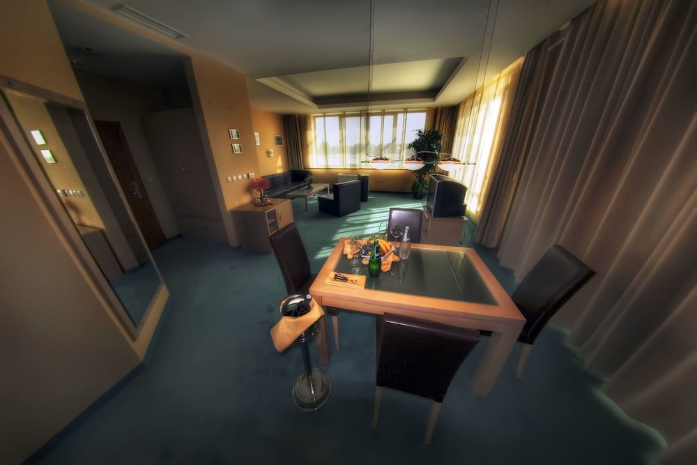 Фото Hotel Lav Vukovar