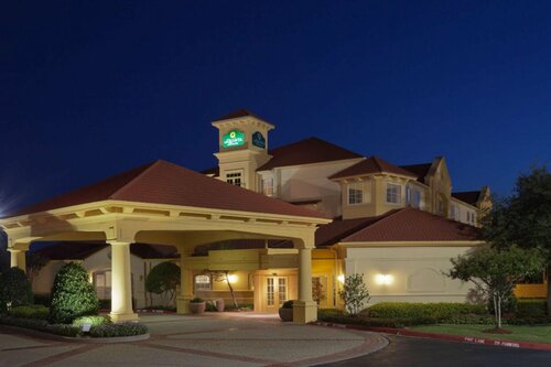 Гостиница La Quinta Inn & Suites by Wyndham Sherman