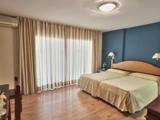 Фото Hotel El Faro Marbella