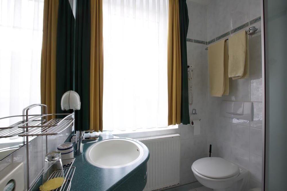 Фото Au P'tit Max - Studios Hotel