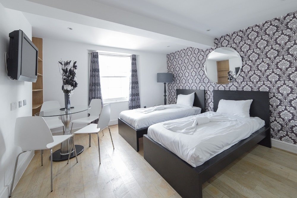 Фото Hyde Park Superior Apartments