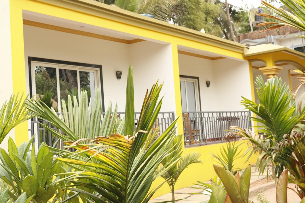 Фото Lavish Exotic Hotel & Apartment