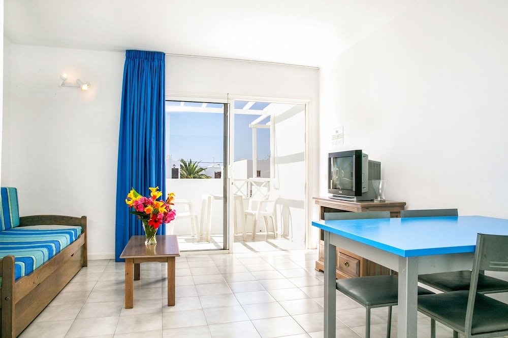 Фото Apartamentos Livvo Oasis