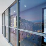 Studia okon (Yamasheva Avenue, 36к3) ، شبابيك