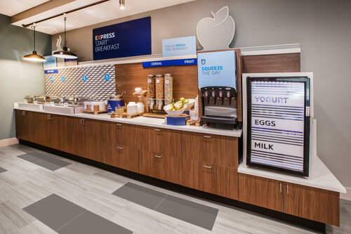 Гостиница Holiday Inn Express & Suites Los Angeles Airport Hawthorne