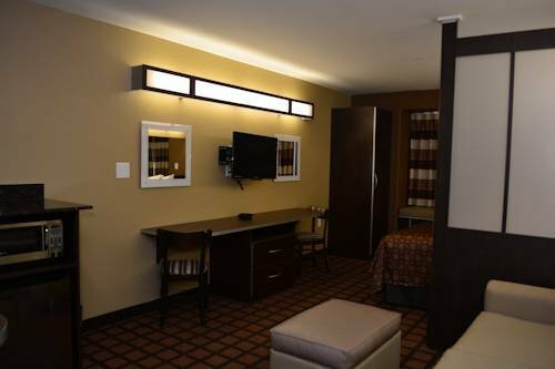 Гостиница Microtel Inn & Suites by Wyndham Gonzales Tx