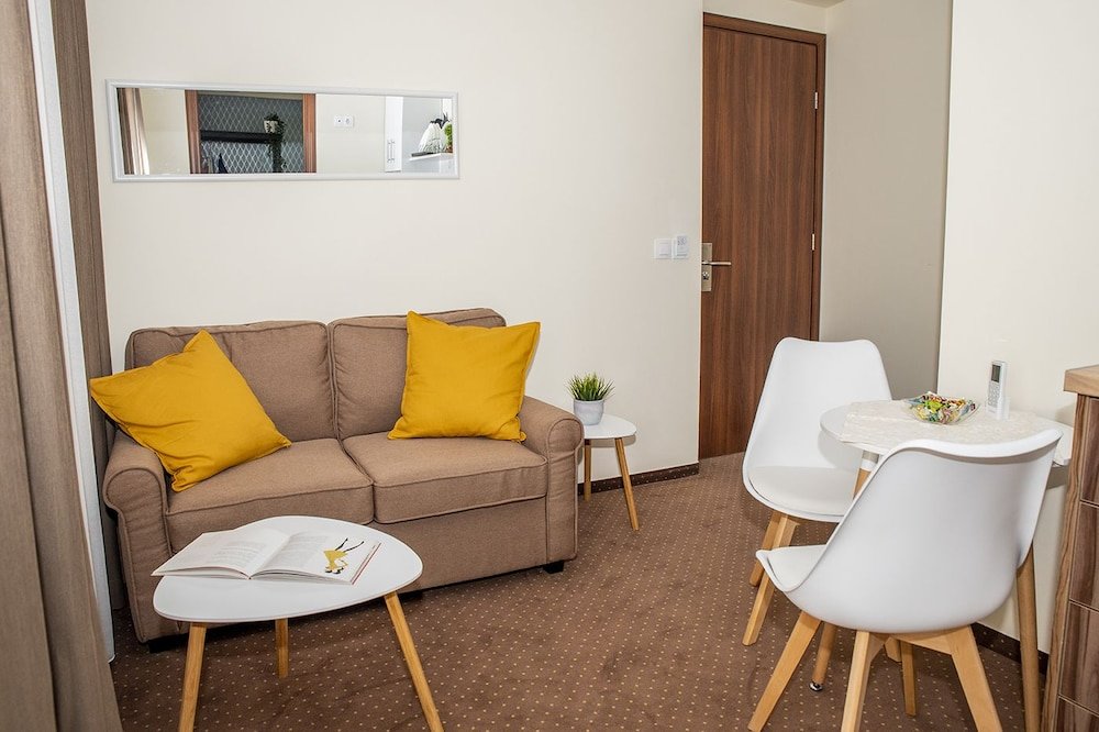 Фото City Plaza Apartments & Rooms