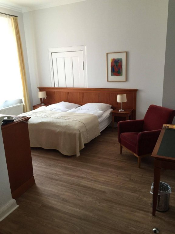 Фото Hotel Vierseithof Luckenwalde