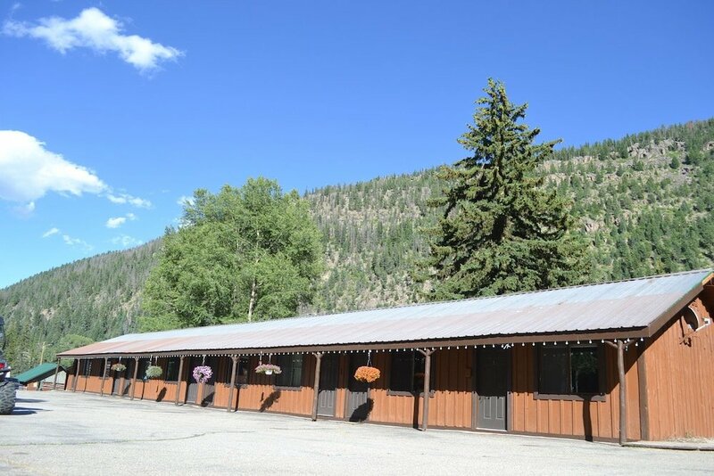 Гостиница Wolf Creek Ranch Ski Lodge