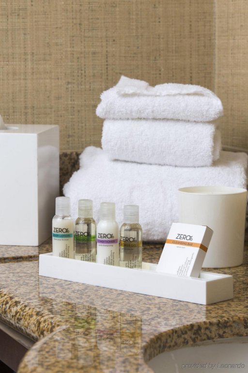 Фото Comfort Inn & Suites Baltimore Inner Harbor