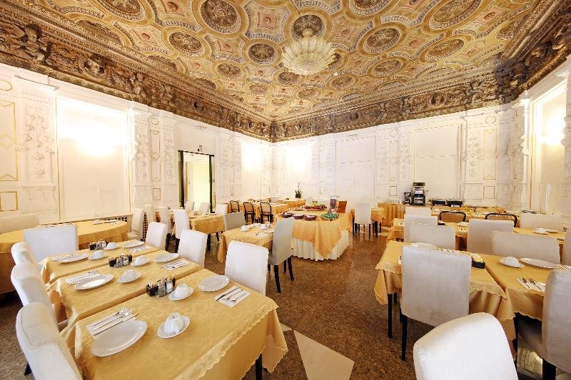Фото Hotel Traiano