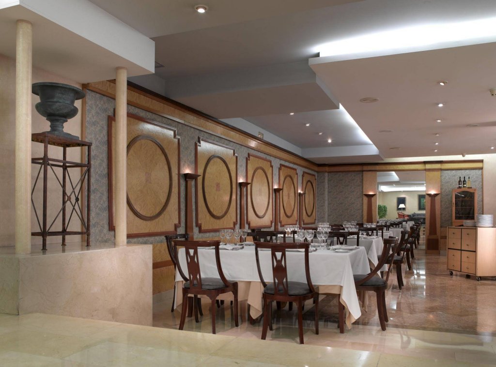 Фото Hotel Macià Alfaros