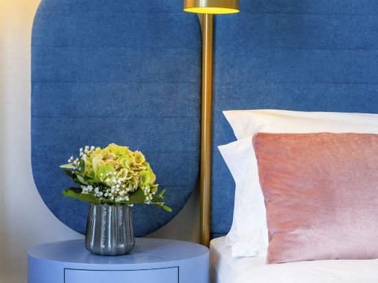 Фото Capri by Fraser Leipzig