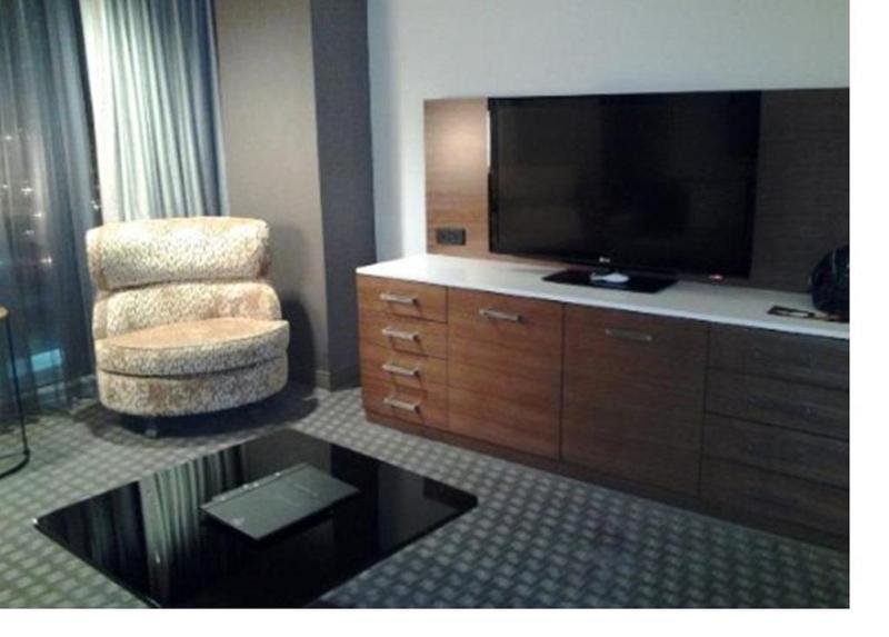 Фото Hilton Columbus Downtown