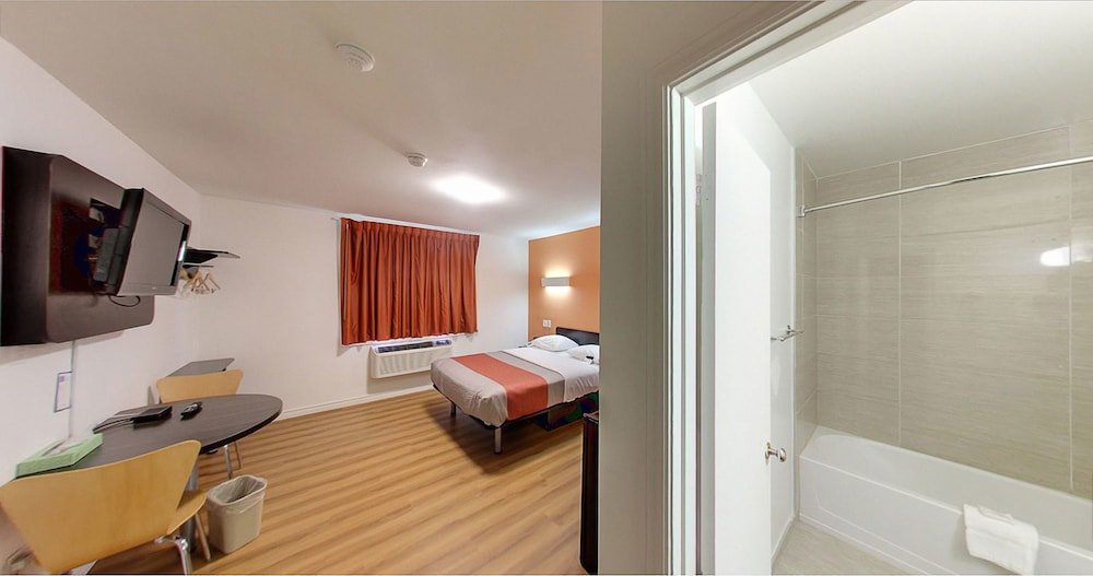 Фото Motel 6 Sudbury, On