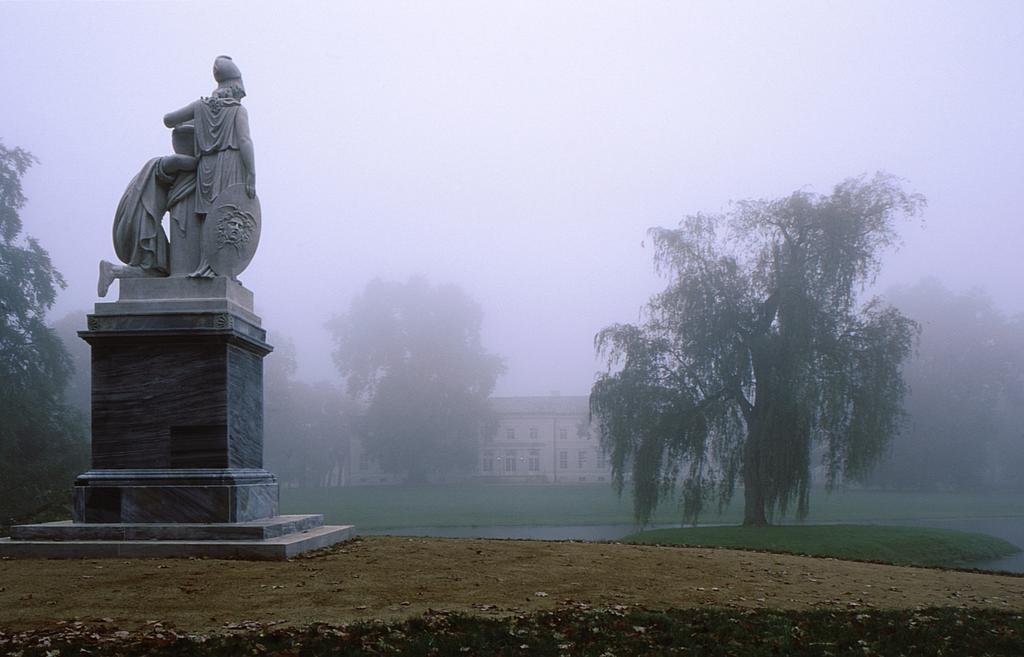 Фото Hotel Schloss Neuhardenberg
