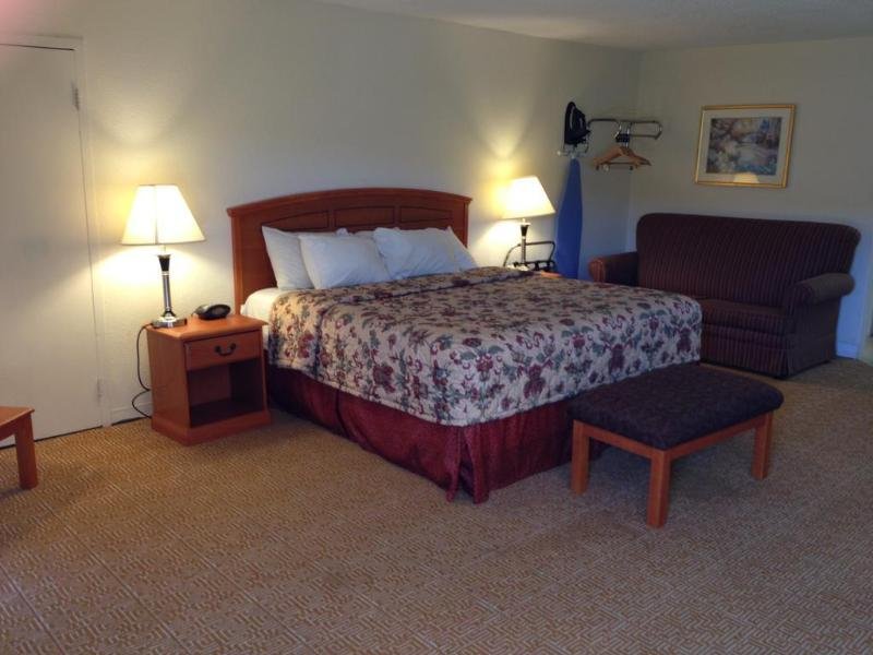 Фото Oyo Hotel Oklahoma City South I-35 and Se 29th