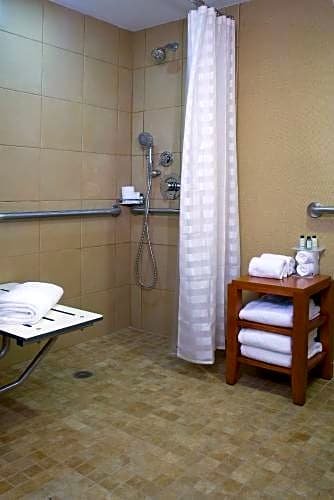 Фото Embassy Suites Hotel Kansas City - International Airport