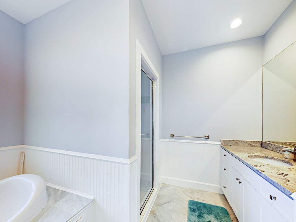 Фото 10 Ne 7th Street Home 3 Bedrooms 2.5 Bathrooms Home