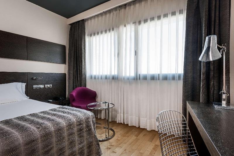 Фото Nh Madrid Las Tablas