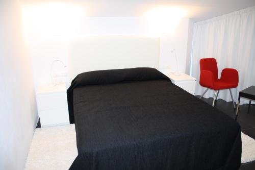 Фото Hostal Tres Campanas