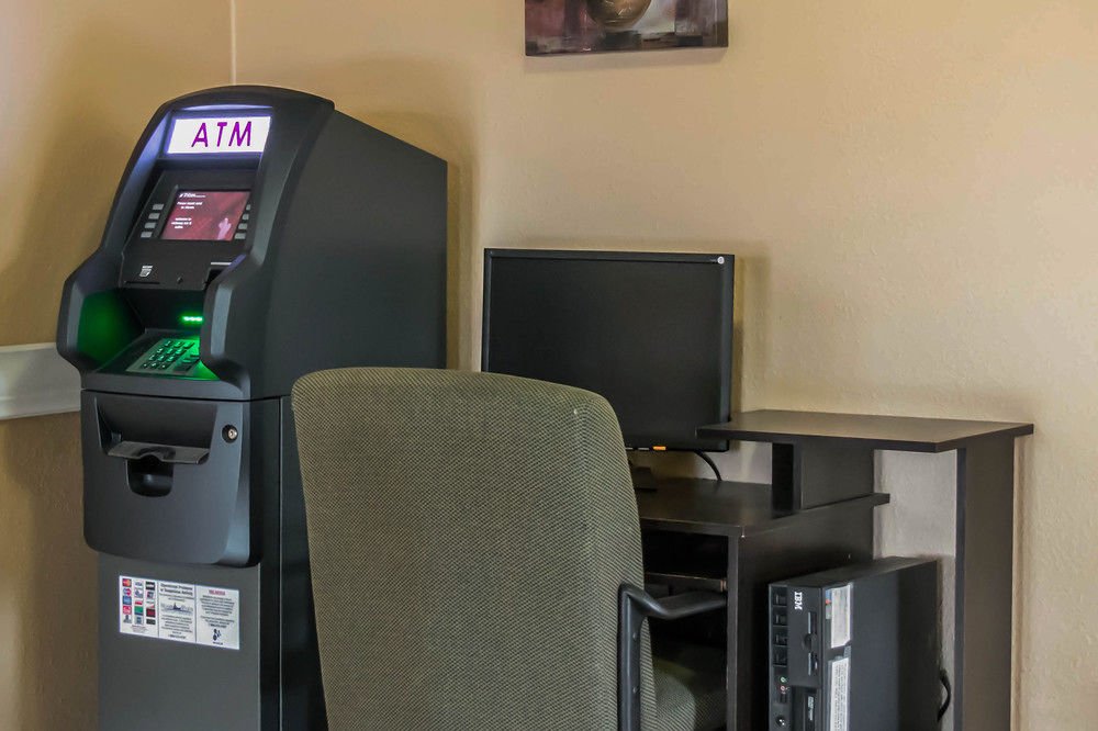 Фото Rodeway Inn Near Ybor City - Casino