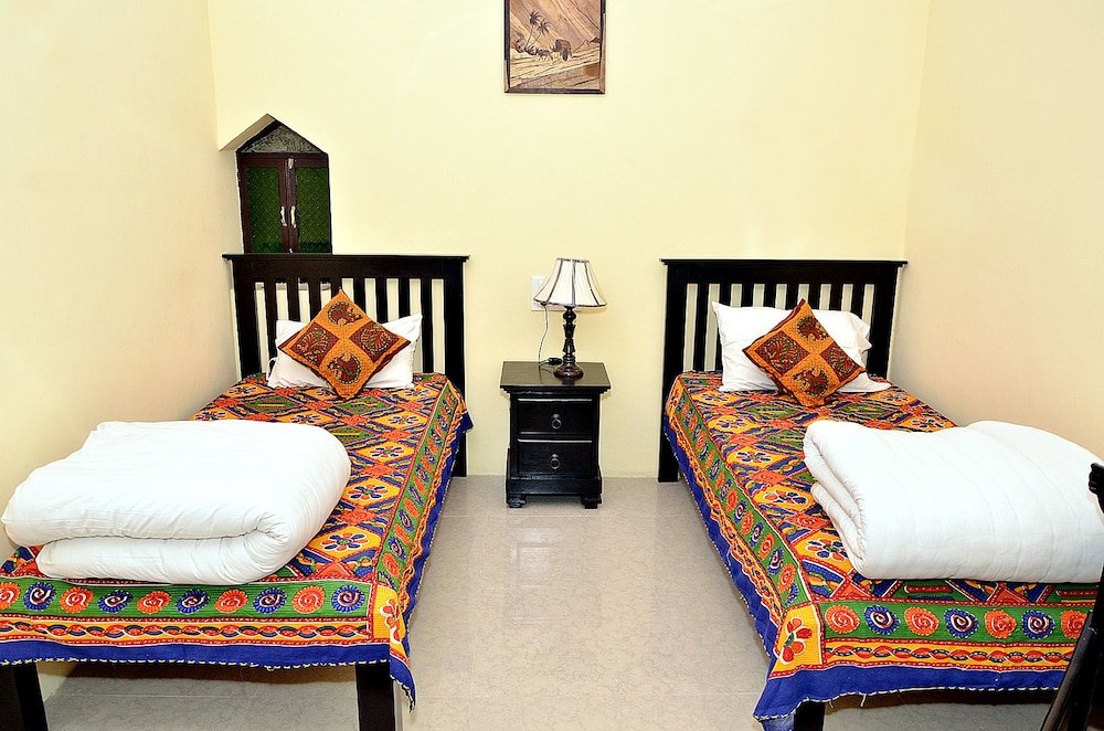 Фото Hotel Shahi Palace