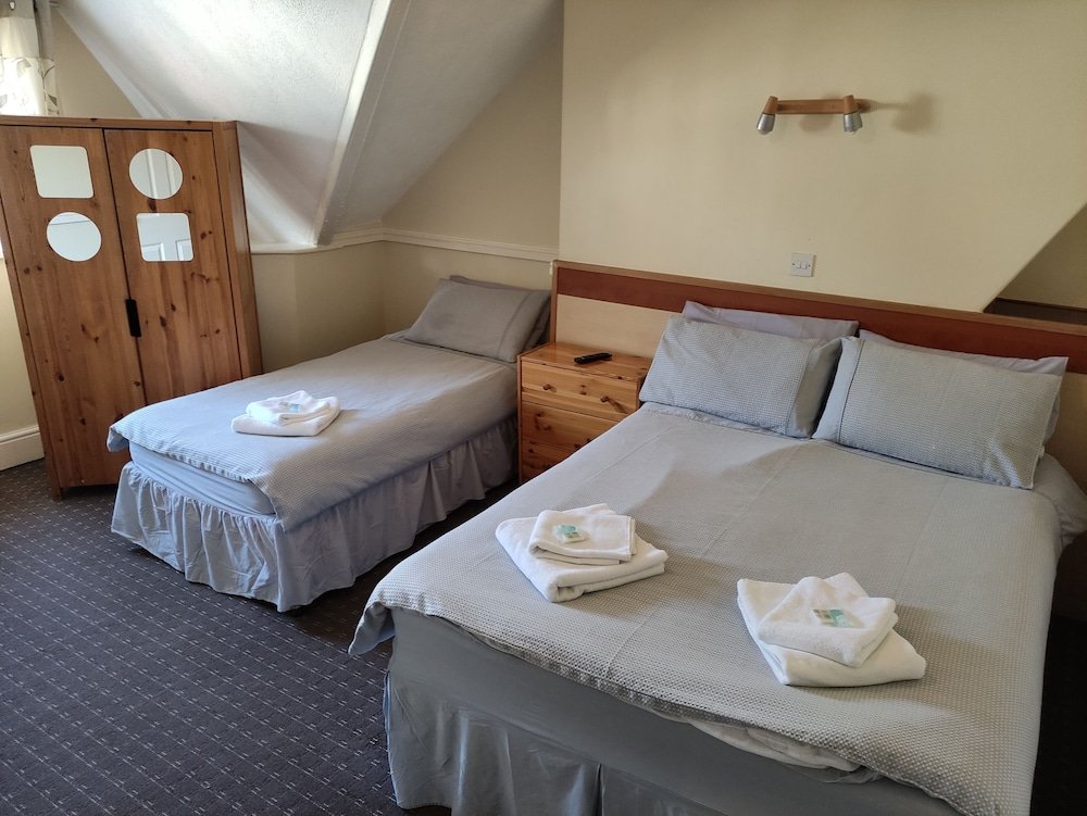 Фото The Brentwood Hotel