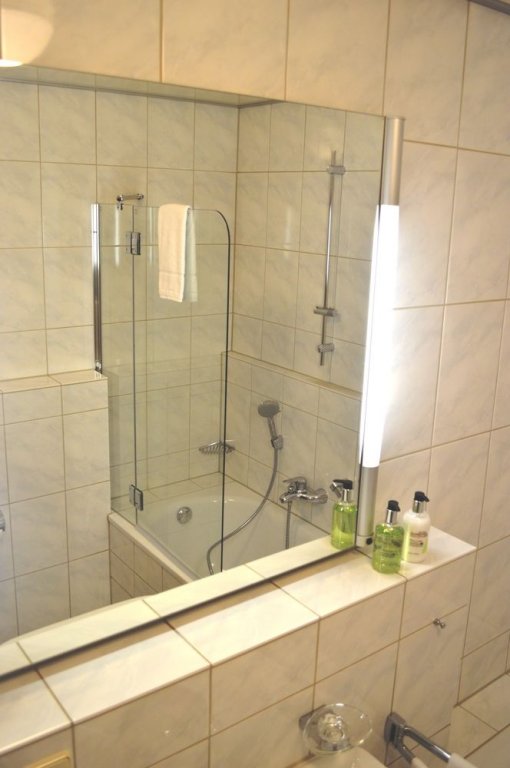 Фото Hotel Bayrischer Hof