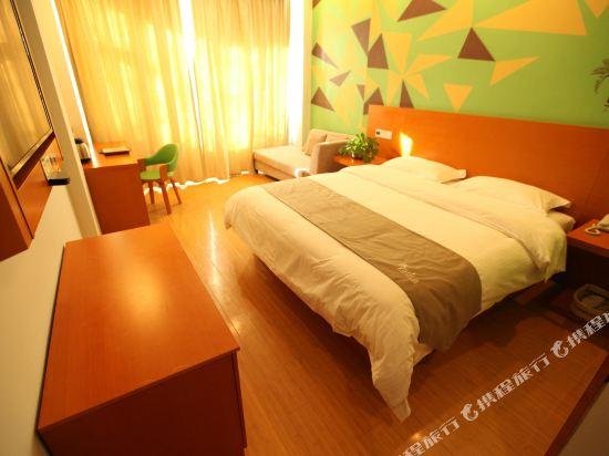 Фото Vatica Qingdao Licang Xiazhuang Hexie Plaza Hotel