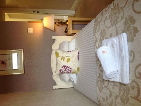 Фото Hazeldene Guest House