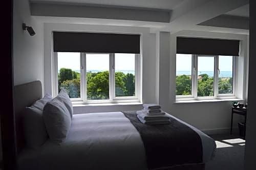 Фото Q8 Boutique Hotel