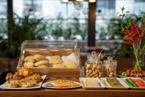 Фото Adella Boutique Hotel