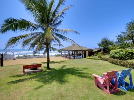 Фото Mayfair Palm Beach Resort