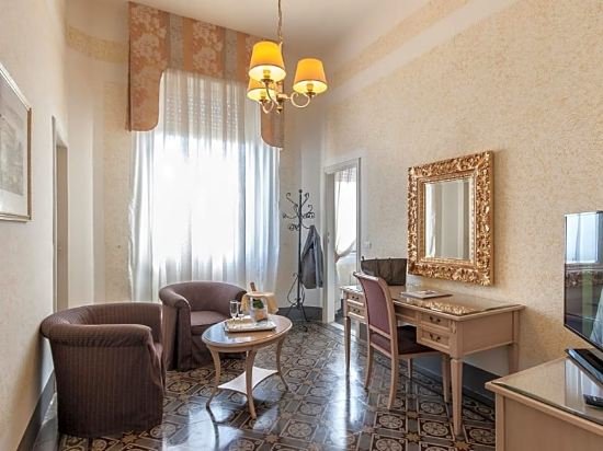 Фото Grand Hotel Royal