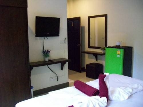 Фото Baan Yuyen Karon Guesthouse