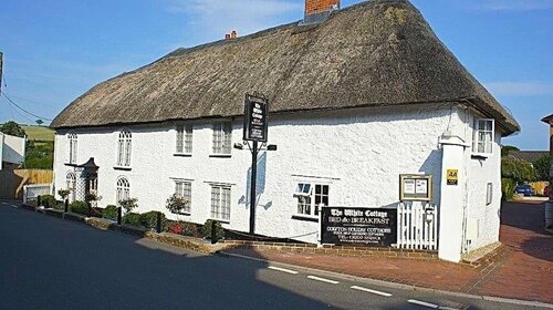 Внешний вид отеля The White Cottage B&b в Ист-Девоне, фото 1