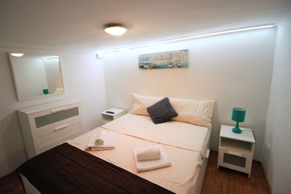 Фото Budapest Easy Flats - Opera1 Apartments