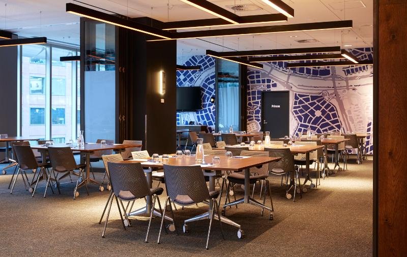 Фото Holiday Inn Express Melbourne Southbank, an Ihg Hotel