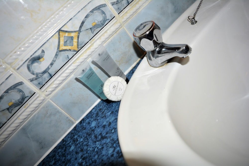 Фото The Albany Hotel