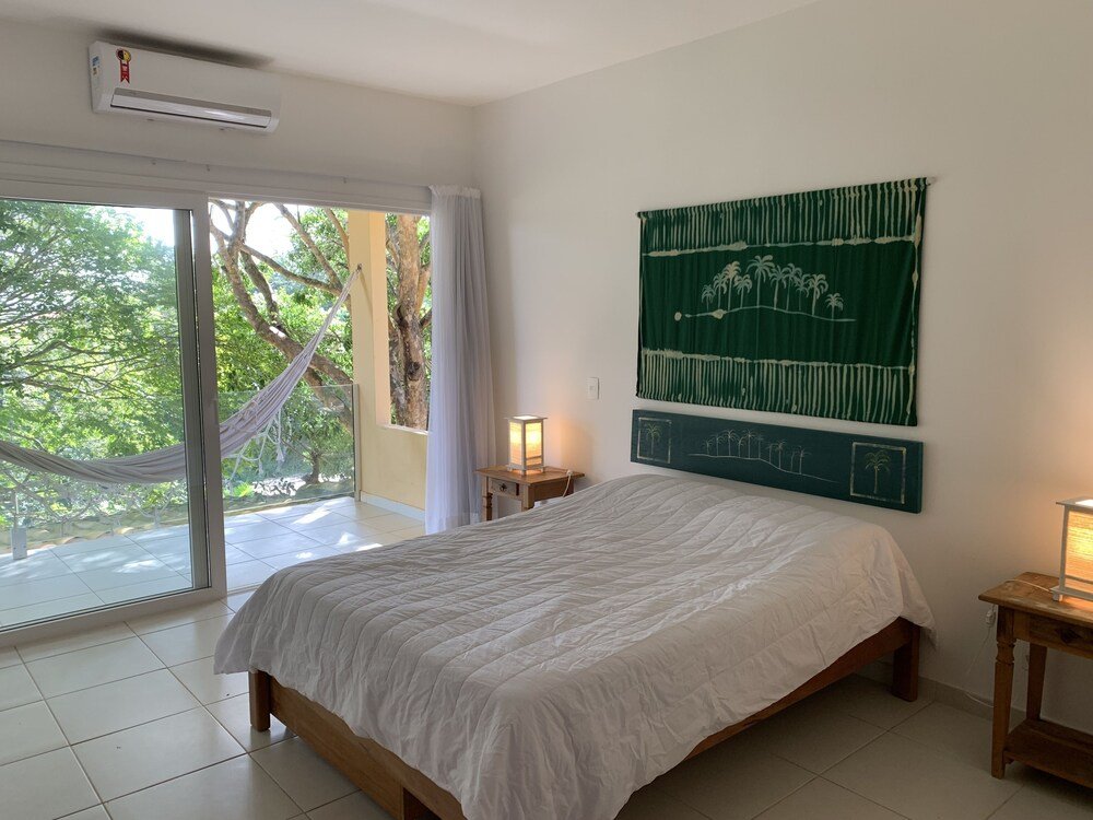 Фото Praia da Ferradurinha Guest House