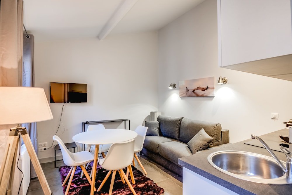 Фото Les Apparts de l'Oncle Louis