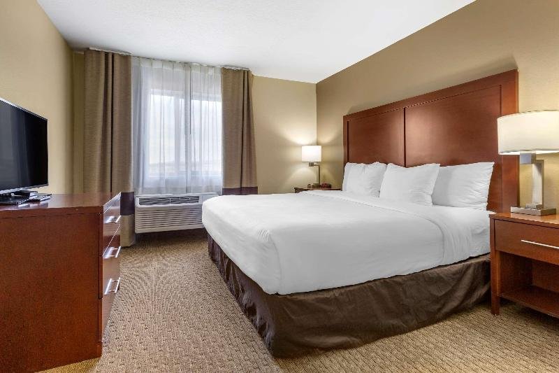 Фото Comfort Inn & Suites Los Alamos