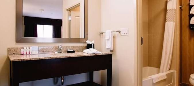 Фото Hampton Inn & Suites Minot Airport, Nd