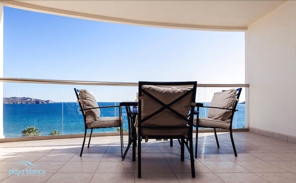 Фото 1 Playa Blanca 1207 - 1 Br condo by RedAwning