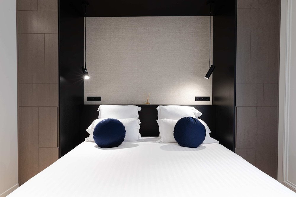 Фото HighStay - Champs Elysées - Serviced Apartments