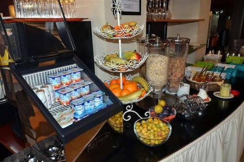 Внешний вид отеля Hotel L' Amandier в Рекони, фото 4