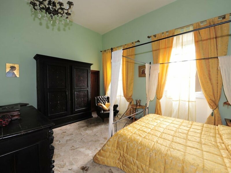 Гостиница Historic Villa in Rignano Sull'arno-fi With Swimming Pool